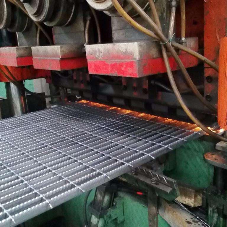 齒形格柵板.jpg 齒形格柵板.jpg