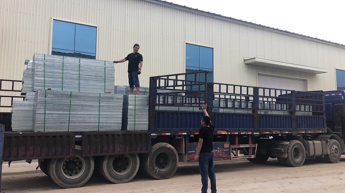 踢腳板.jpg 踢腳板.jpg